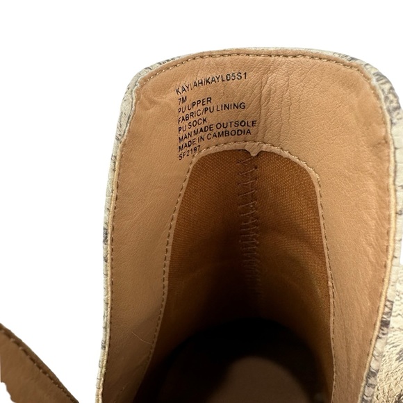 Steve Madden Kaylah Snakeskin Leather Pointed Toe Booties Size 7 - Picture 5 of 6